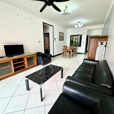 MARINA COURT VACATION HOME 3 BEDROOMS - Kota Kinabalu Bagian luar foto