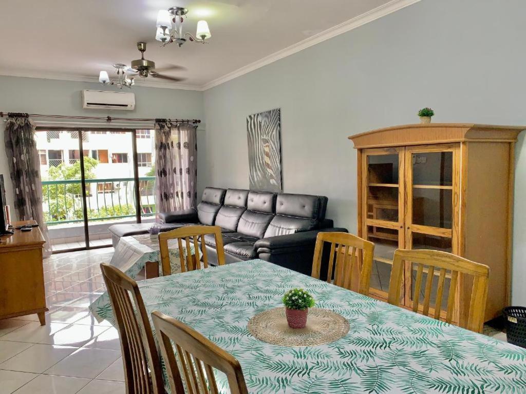 MARINA COURT VACATION HOME 3 BEDROOMS - Kota Kinabalu Bagian luar foto
