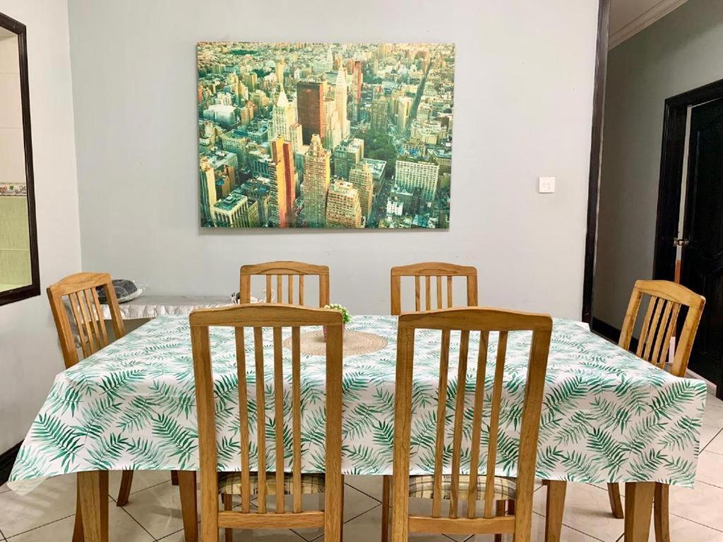 MARINA COURT VACATION HOME 3 BEDROOMS - Kota Kinabalu Bagian luar foto