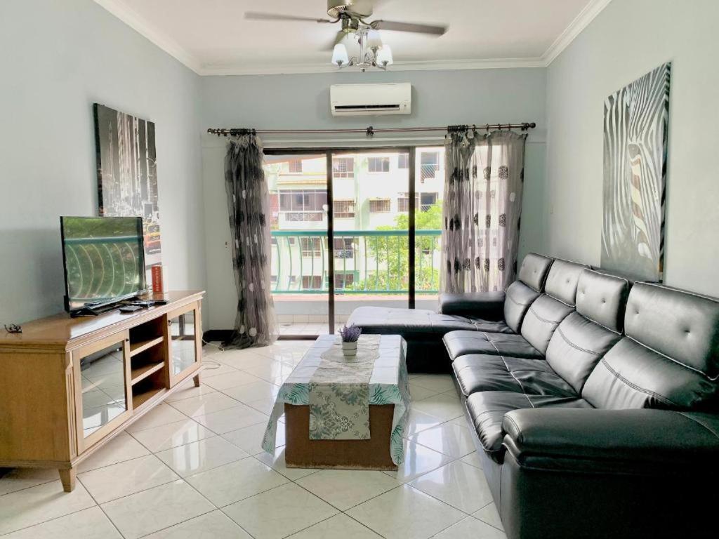 MARINA COURT VACATION HOME 3 BEDROOMS - Kota Kinabalu Bagian luar foto