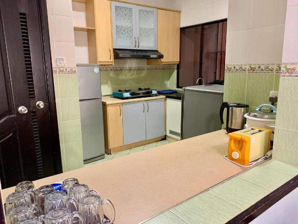 MARINA COURT VACATION HOME 3 BEDROOMS - Kota Kinabalu Bagian luar foto