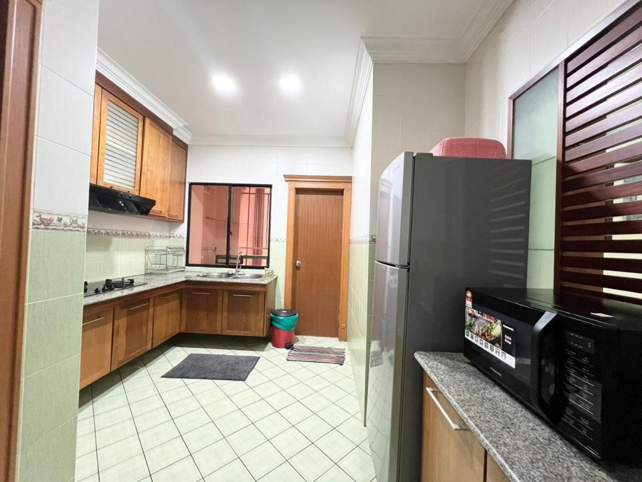 MARINA COURT VACATION HOME 3 BEDROOMS - Kota Kinabalu Bagian luar foto