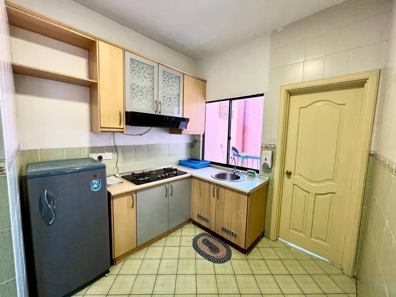 MARINA COURT VACATION HOME 3 BEDROOMS - Kota Kinabalu Bagian luar foto
